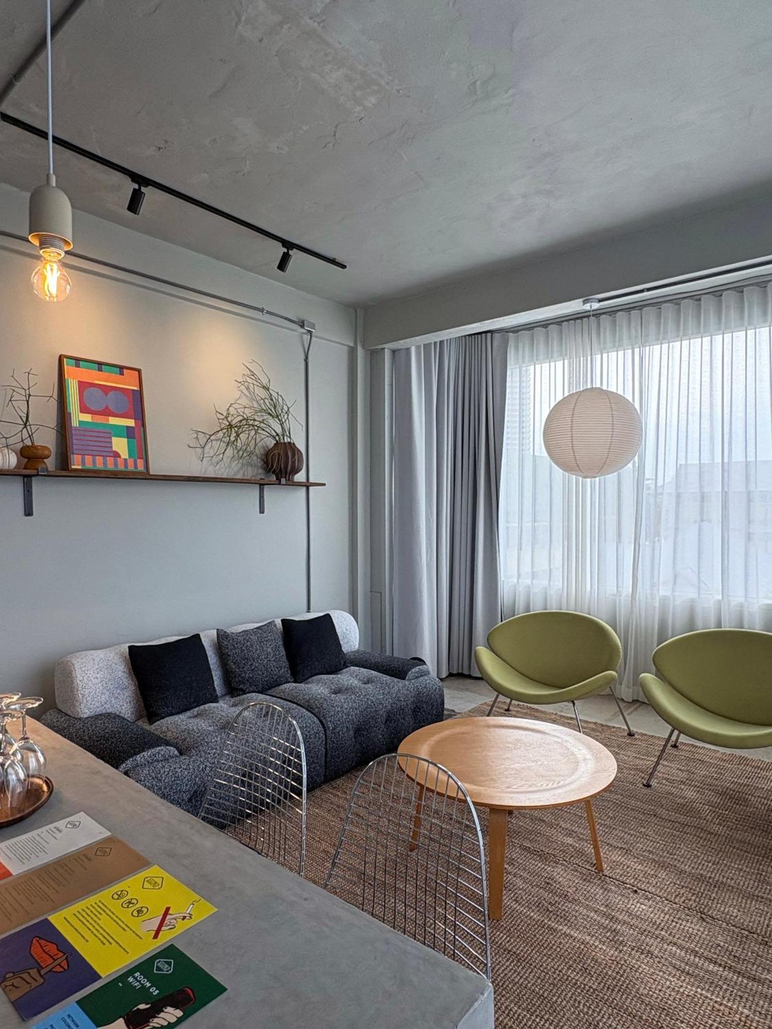 Citrus House Phra-arthit Bangkok